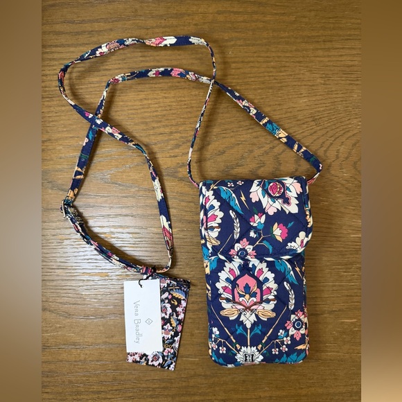 Vera Bradley Handbags - VERA BRADLEY Harry Potter Home to Hogwarts Carson Cell Phone Crossbody Bag Case